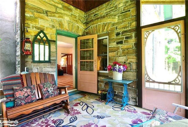 9717 Highway 118, House other with 2 bedrooms, 2 bathrooms and 8 parking in Algonquin Highlands ON | Image 18