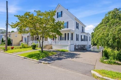 52 Elliott St, Melrose, MA, 02176-4811 | Card Image