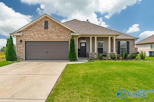 147 Elledge Farm Dr, Hazel Green, AL, 35750-7940 | Card Image