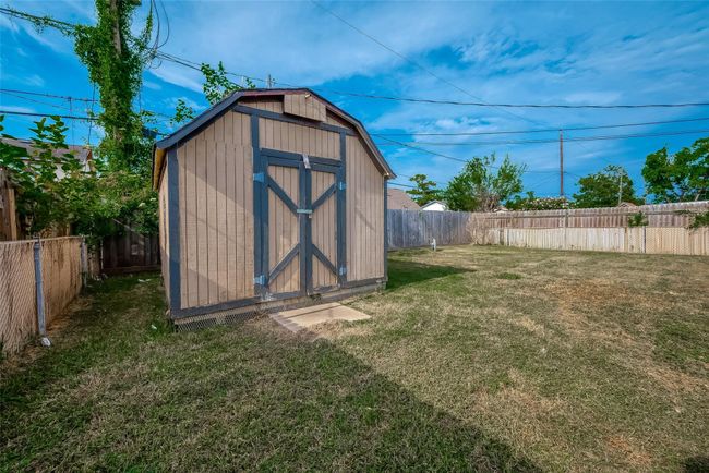 2703 Cypress St, House other with 3 bedrooms, 1 bathrooms and 1 parking in Pasadena TX | Image 37