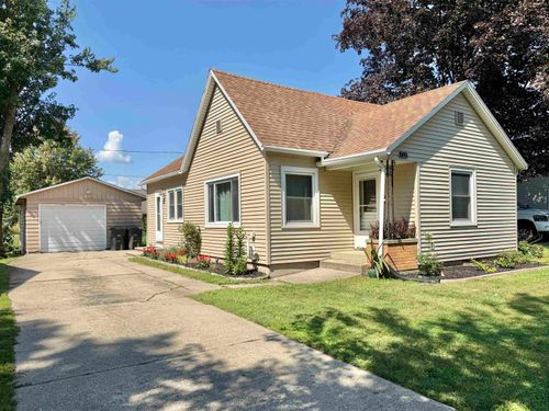 121 S Maple St, ORFORDVILLE, WI, 53576-8763 | Card Image