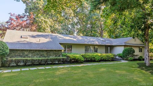 30 Fairway Dr, Port Jefferson, NY, 11777-1124 | Card Image