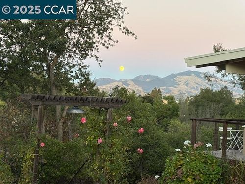 20 Boulevard Ct, Walnut Creek, CA, 94595-1323 | Card Image