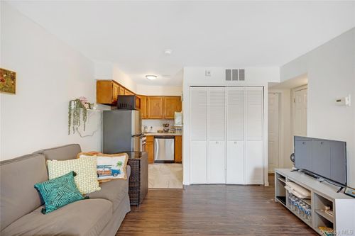 17 Gregory Ln, Staten Island, NY, 10314 | Card Image