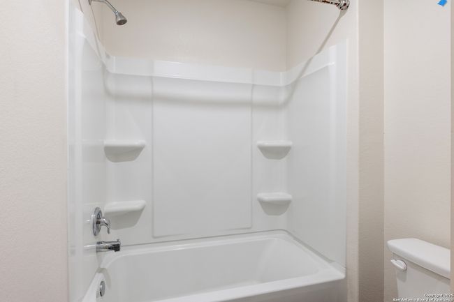 3862 Leighton Hbr, House other with 4 bedrooms, 3 bathrooms and null parking in Von Ormy TX | Image 20