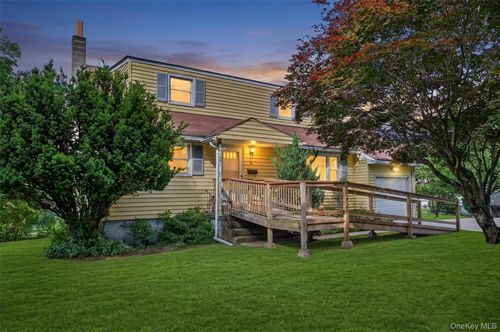 2 Curie Rd, Cornwall On Hudson, NY, 12520-1012 | Card Image