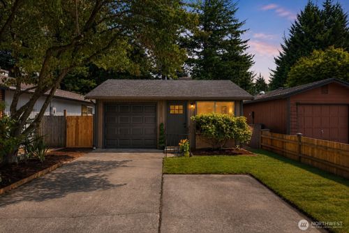10011 52nd Dr Ne, Marysville, WA, 98270-2067 | Card Image