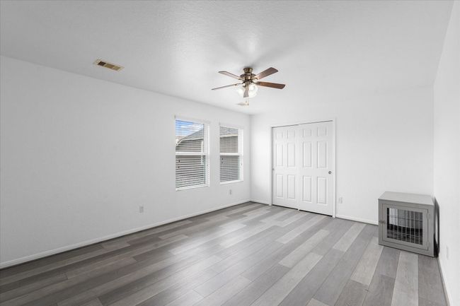 Large gameroom upstairs | Image 16