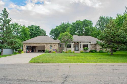 727 Melody Ln, Fergus Falls, MN, 56537-2672 | Card Image