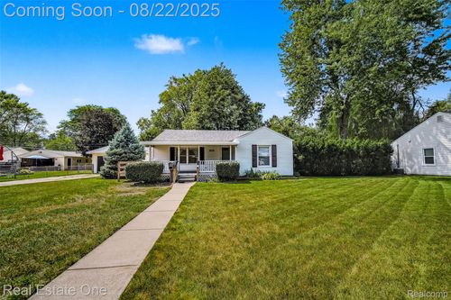 620 S Webik Ave, Clawson, MI, 48017-2601 | Card Image