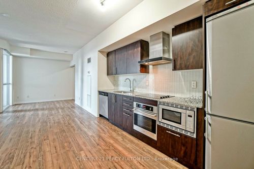 2211-352 Front St W, Toronto, ON, M5V0K3 | Card Image