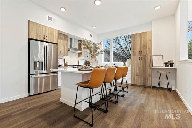 2007 S Makar Ln, Townhouse with 3 bedrooms, 4 bathrooms and 2 parking in Boise ID | Image 8