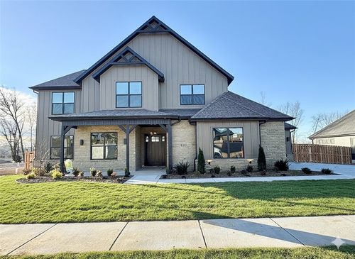 831 Greenhorn St, Bentonville, AR, 72712-3381 | Card Image