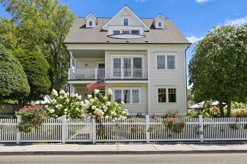 98 Rowayton Ave, Norwalk, CT, 06853-1407 | Card Image