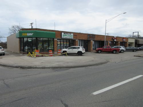 19528 Kelly Rd, Harper Woods, MI, 48225-1912 | Card Image