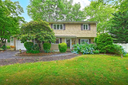 27 Newtown Ln, Huntingtn Sta, NY, 11747-1247 | Card Image