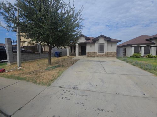 4422 Mercedes Dr, Laredo, TX, 78046-5736 | Card Image