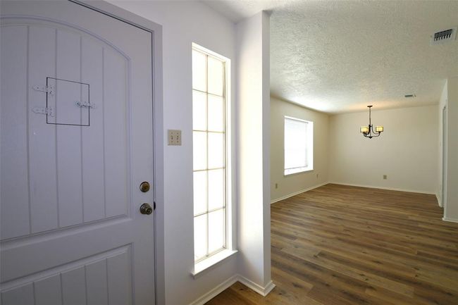 18811 Pine Trace Ct, House other with 3 bedrooms, 2 bathrooms and 2 parking in Humble TX | Image 4