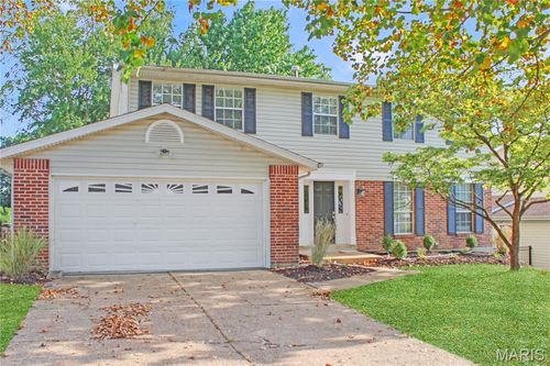 1392 Justerini Dr, Ballwin, MO, 63011-4243 | Card Image