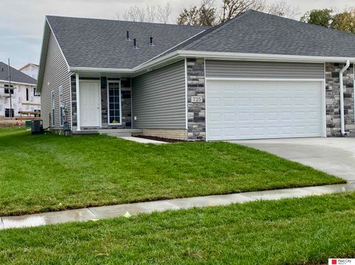 725 Quiver Ln, Lincoln, NE, 68512 | Card Image