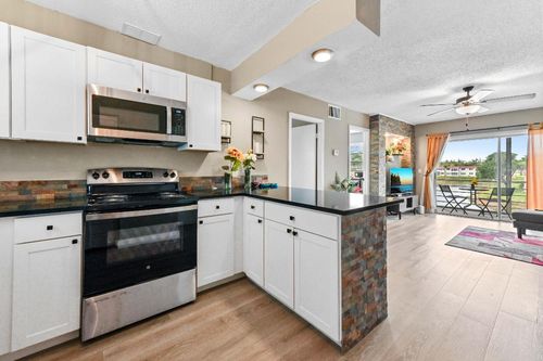 198 Lake Frances Dr, West Palm Beach, FL, 33411-2325 | Card Image