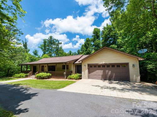 11 Robin Ln, Weaverville, NC, 28787-9309 | Card Image