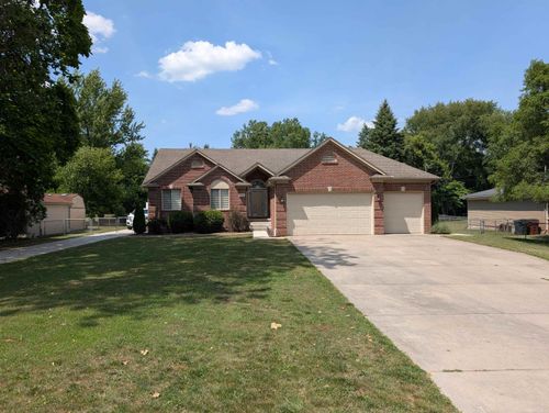 8389 Rhode Dr, Shelby Twp, MI, 48317-3241 | Card Image