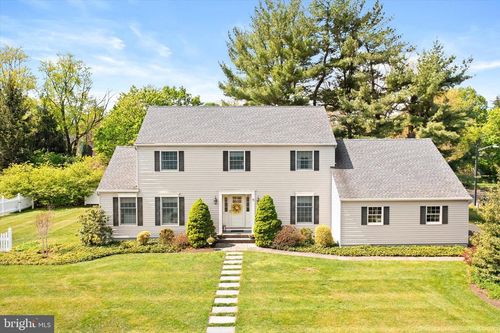 9 Holly Ln, LAWRENCEVILLE, NJ, 08648-1039 | Card Image