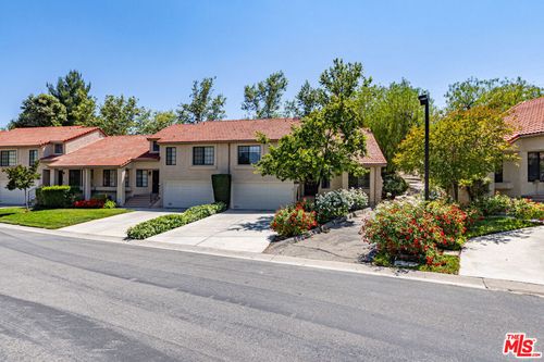 220-20055 Avenue Of The Oaks, Newhall, CA, 91321-1415 | Card Image