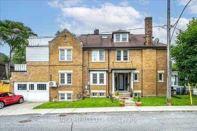 559 Broadview Ave, Home with 9 bedrooms, 6 bathrooms and 4 parking in Toronto ON | Image 1