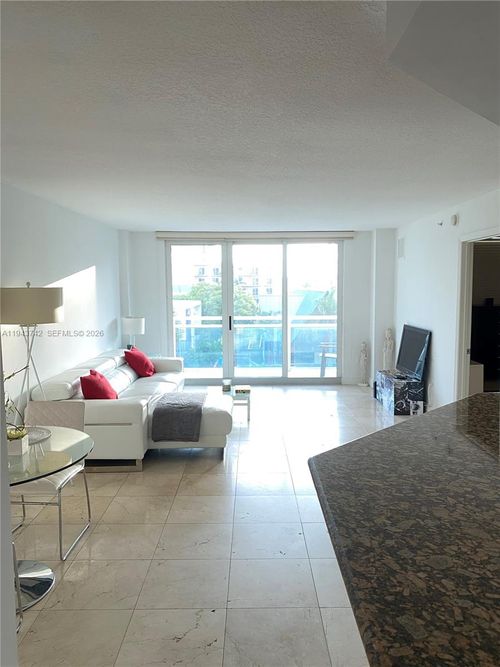426-6917 Collins Ave, Miami Beach, FL, 33141-3263 | Card Image