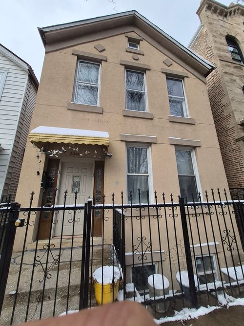 2-2046 W 19th St, Chicago, IL, 60608-2615 | Card Image