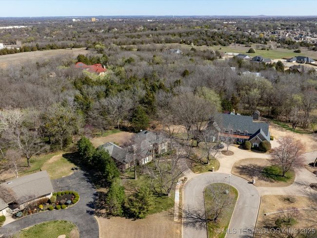 2407 Kyle Ct, House other with 3 bedrooms, 5 bathrooms and null parking in Bartlesville OK | Image 55
