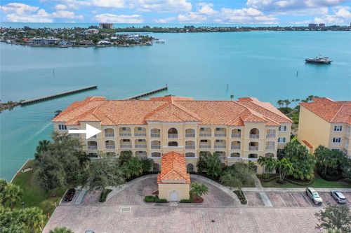 ph02-20 Harbour Isle Dr W, Fort Pierce, FL, 34949-2772 | Card Image