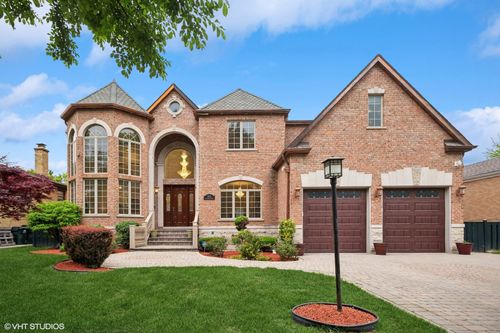 3832 W Chase Ave, Lincolnwood, IL, 60712-1002 | Card Image