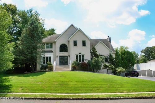 8 Wesley Ct, Eatontown, NJ, 07724-1423 | Card Image