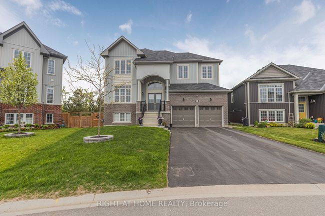 208 Lia Dr, House other with 4 bedrooms, 4 bathrooms and 6 parking in Stayner ON | Image 2