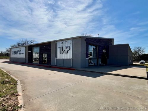 820 Main St, Jenks, OK, 74037-3521 | Card Image