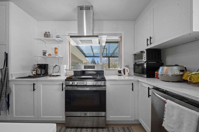 25412 58 Ave, House other with 6 bedrooms, 4 bathrooms and 20 parking in Aldergrove BC | Image 11