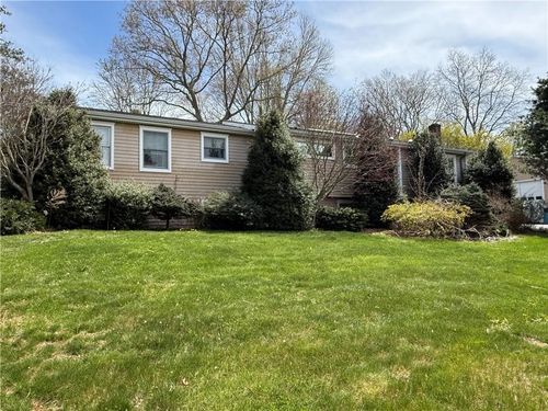 1 Edgewood Ave, Ashaway, RI, 02804-2203 | Card Image