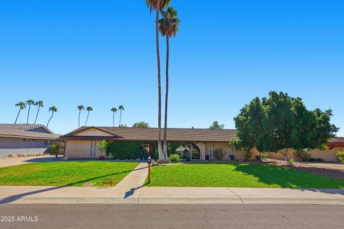 19 E Canterbury Ct, Phoenix, AZ, 85022-4203 | Card Image