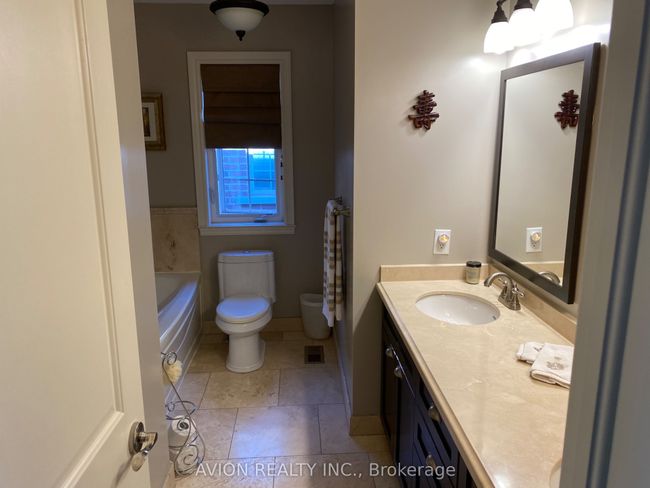 2481 8 Th Line, House other with 4 bedrooms, 3 bathrooms and 2 parking in Oakville ON | Image 6