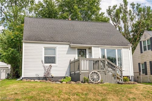 1663 Sunset Ave, Akron, OH, 44301-3208 | Card Image