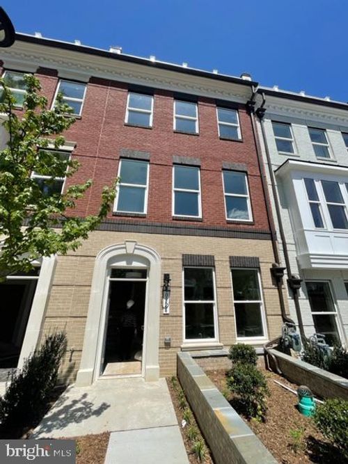 10324 Grosvenor Pl, Rockville, MD, 20852-4754 | Card Image