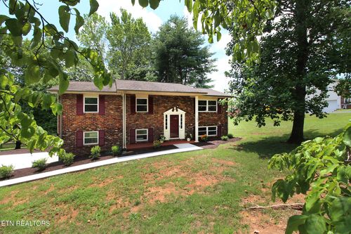 7604 Kingsbury Dr, Knoxville, TN, 37919-8030 | Card Image