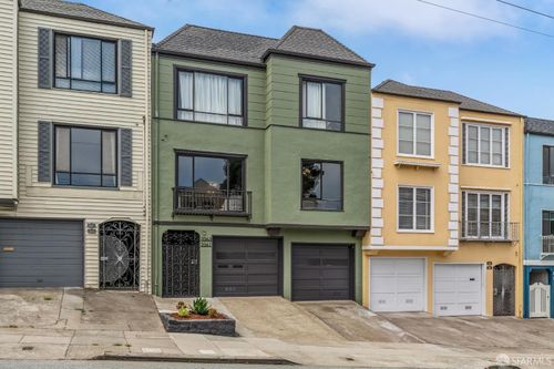 2061 10th Ave, San Francisco, CA, 94116-1304 | Card Image