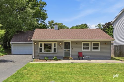 32988 N Meadow Rd, Grayslake, IL, 60030-2279 | Card Image