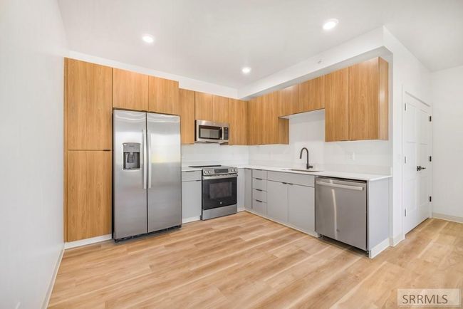 F201 - 201 E Ross Avenue, Condo with 2 bedrooms, 2 bathrooms and null parking in Driggs ID | Image 6