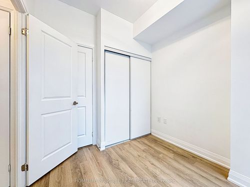 c801-5299 Highway 7 N/A, Vaughan, ON, L4L0J7 | Card Image