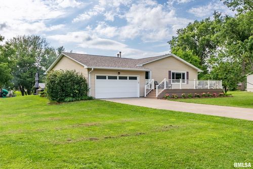 13260 64th Ave, Blue Grass, IA, 52726-9678 | Card Image